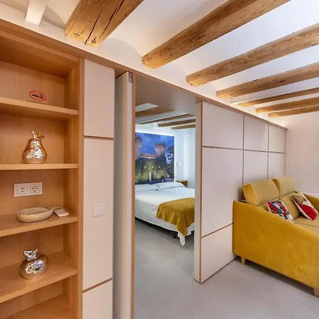 Apartment C&c *